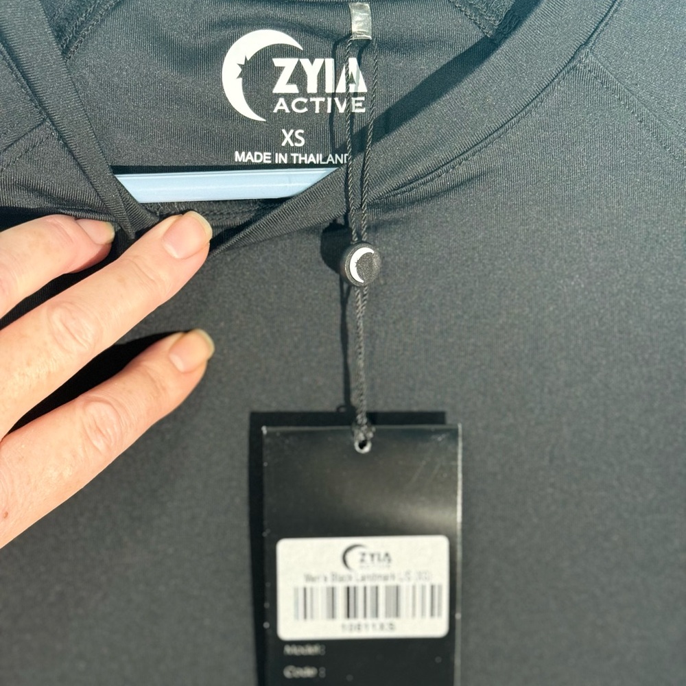 Zyia men’s Landmark long sleeve